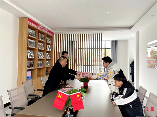 九江市彭澤縣楊梓鎮(zhèn)馬橋村駐村第一書(shū)記資助家庭困難學(xué)生