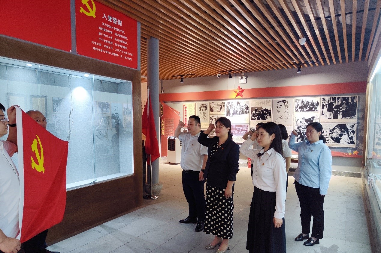 富德生命人壽江西分公司第三黨支部組織開展6月主題黨日活動